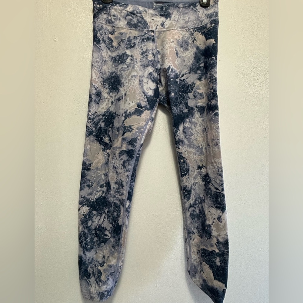 Women’s CALVIN KLEIN PERFORMANCE leggings size Medium